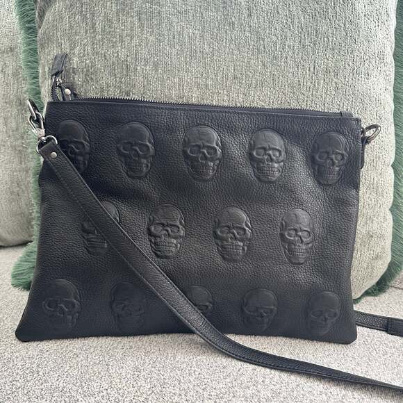 NWT IO Pelle Italian Leather Skull Embossed Crossbody Pouch Bag - Picture 1 of 3